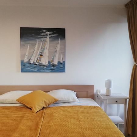 Apartments Tinjarosa Mundanije Екстер'єр фото