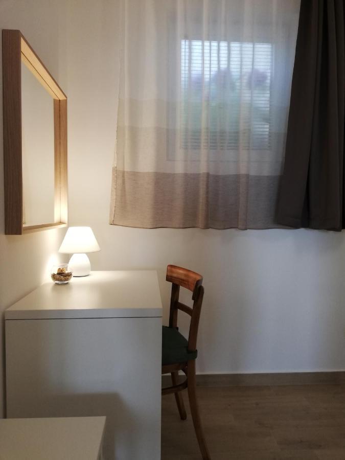Apartments Tinjarosa Mundanije Екстер'єр фото