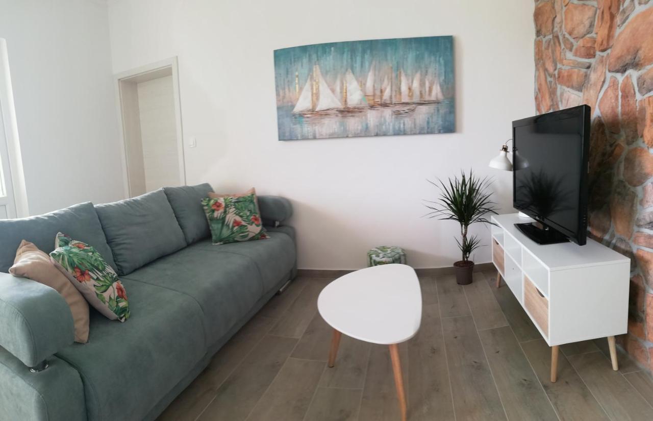 Apartments Tinjarosa Mundanije Екстер'єр фото
