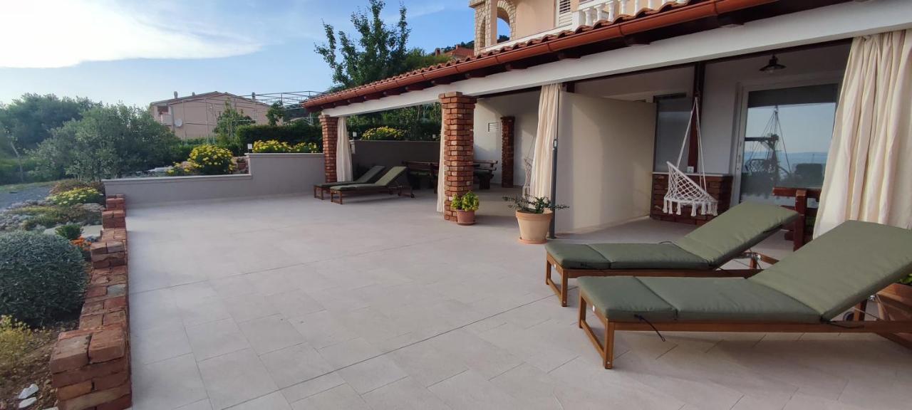 Apartments Tinjarosa Mundanije Екстер'єр фото