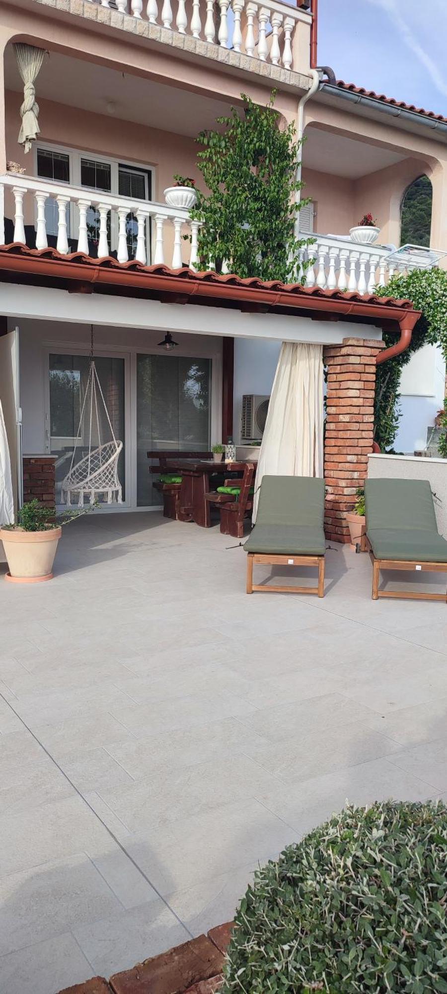 Apartments Tinjarosa Mundanije Екстер'єр фото