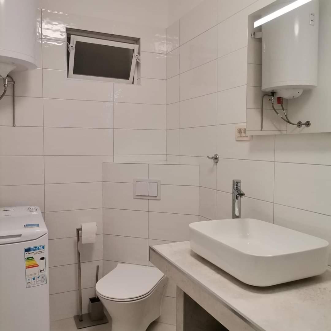 Apartments Tinjarosa Mundanije Екстер'єр фото