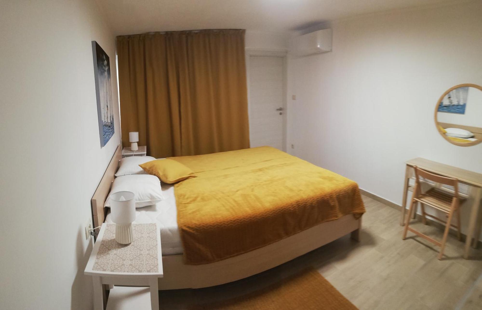 Apartments Tinjarosa Mundanije Екстер'єр фото