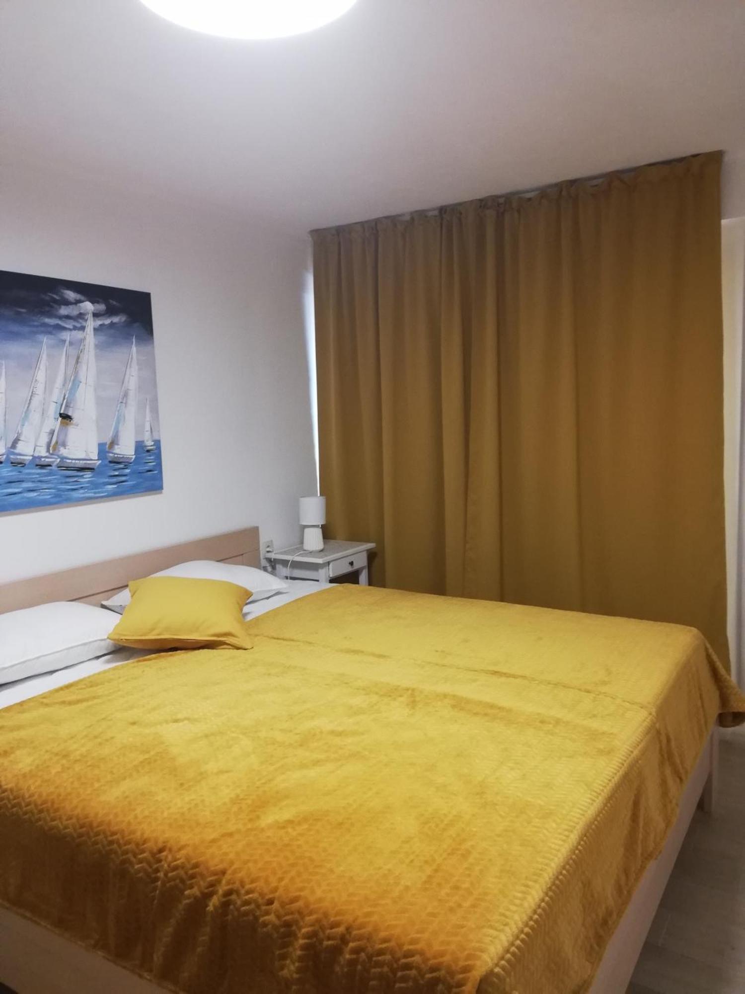 Apartments Tinjarosa Mundanije Екстер'єр фото