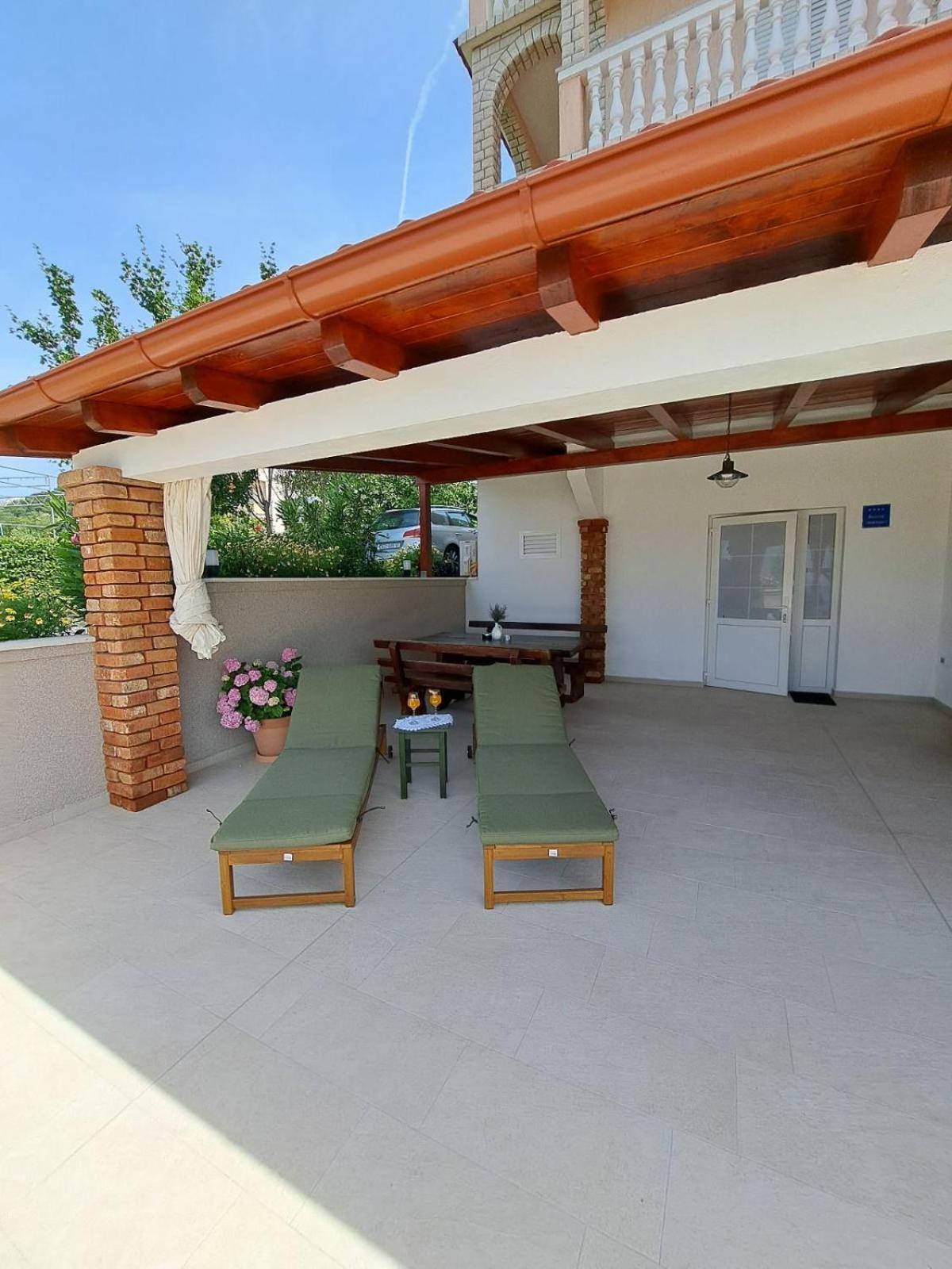 Apartments Tinjarosa Mundanije Номер фото
